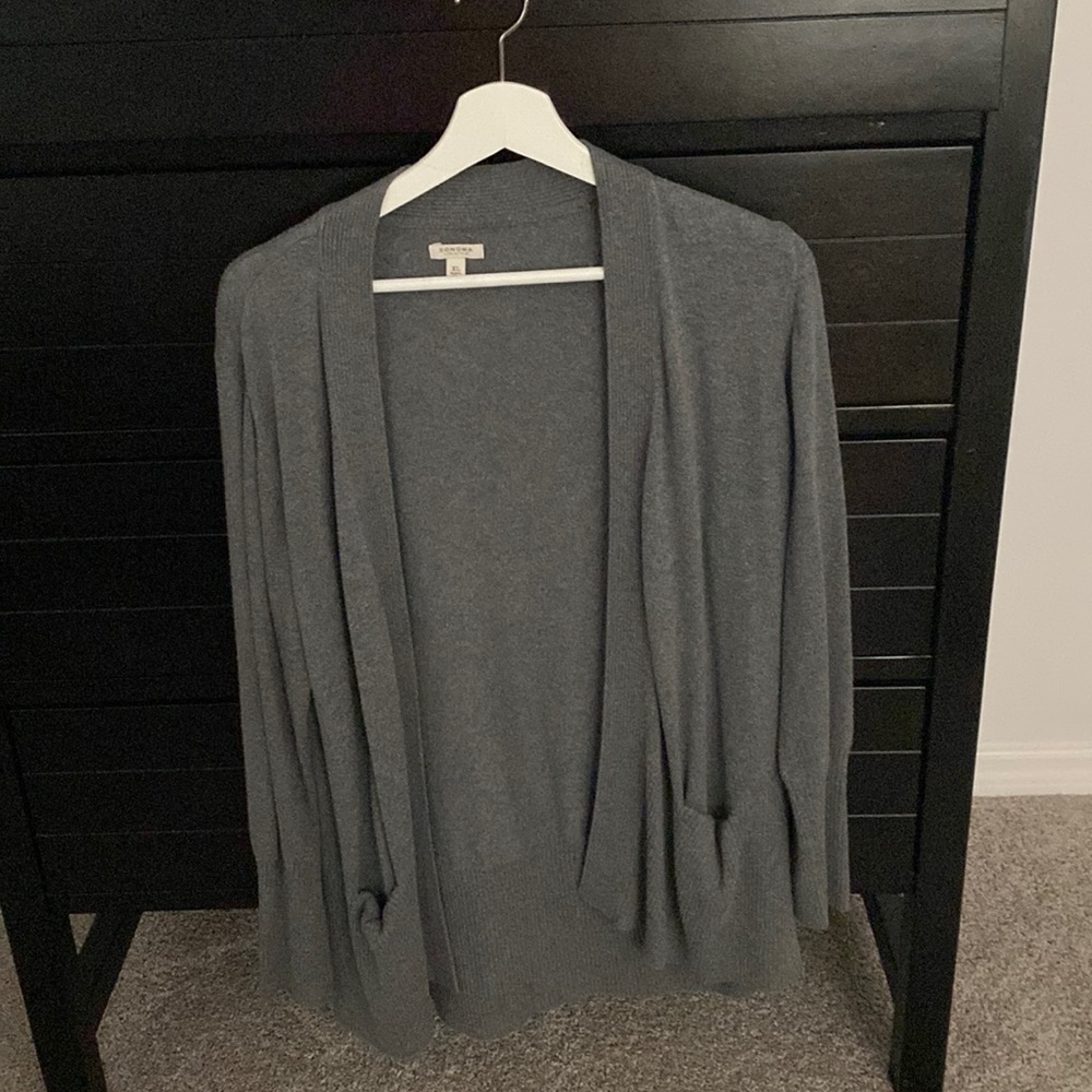 Sonoma sweater - no buttons - gray - EUC - XL